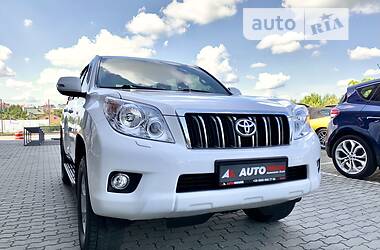 Позашляховик / Кросовер Toyota Land Cruiser Prado 2012 в 