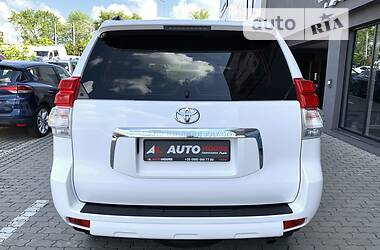 Позашляховик / Кросовер Toyota Land Cruiser Prado 2012 в 