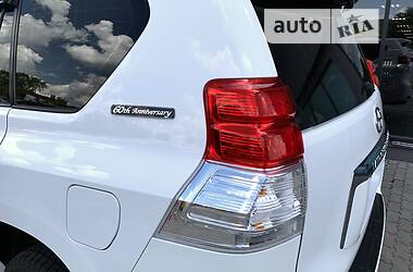Позашляховик / Кросовер Toyota Land Cruiser Prado 2012 в 