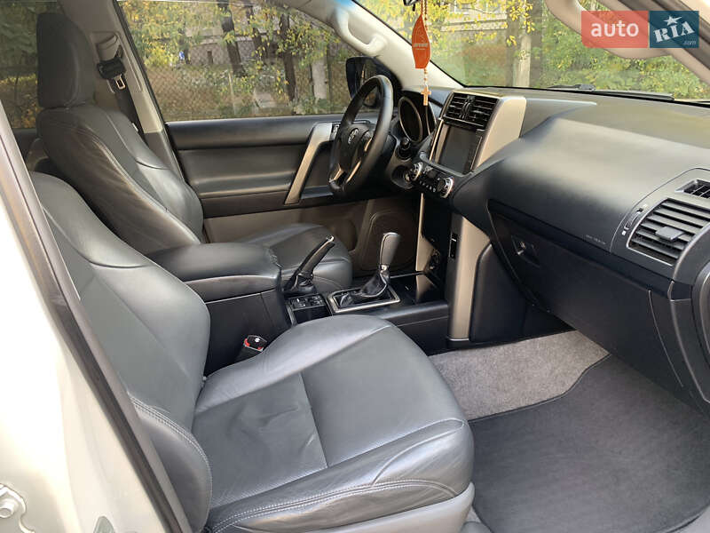 Внедорожник / Кроссовер Toyota Land Cruiser Prado 2013 в Тернополе фото 28 Внедорожник / Кроссовер Toyota Land Cruiser Prado 2013 в Тернополе