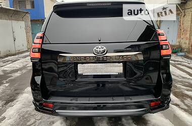 Внедорожник / Кроссовер Toyota Land Cruiser Prado 2020 в 