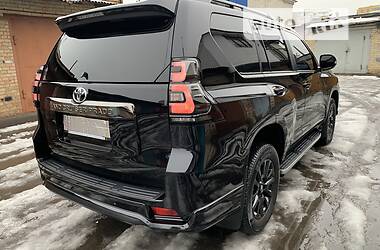 Внедорожник / Кроссовер Toyota Land Cruiser Prado 2020 в 