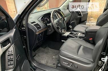 Внедорожник / Кроссовер Toyota Land Cruiser Prado 2020 в 