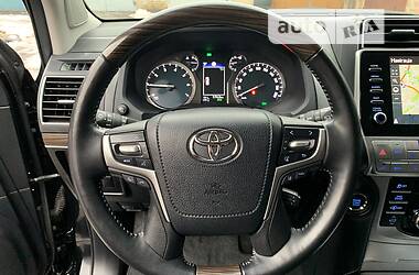 Внедорожник / Кроссовер Toyota Land Cruiser Prado 2020 в 