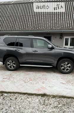 Позашляховик / Кросовер Toyota Land Cruiser Prado 2011 в Сумах