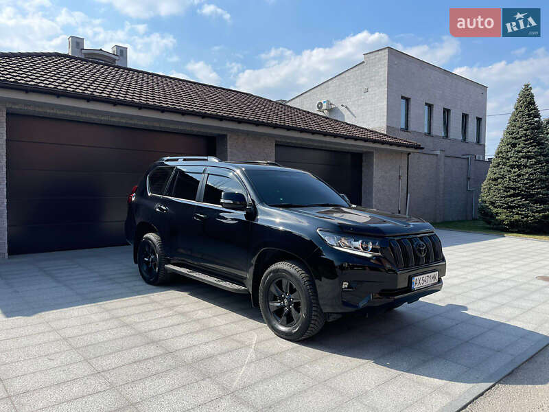 Позашляховик / Кросовер Toyota Land Cruiser Prado 2017 в Дніпрі фото 2 Позашляховик / Кросовер Toyota Land Cruiser Prado 2017 в Дніпрі