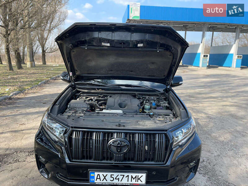 Позашляховик / Кросовер Toyota Land Cruiser Prado 2017 в Дніпрі фото 14 Позашляховик / Кросовер Toyota Land Cruiser Prado 2017 в Дніпрі