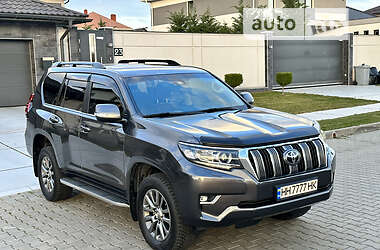 Внедорожник / Кроссовер Toyota Land Cruiser Prado 2018 в 
