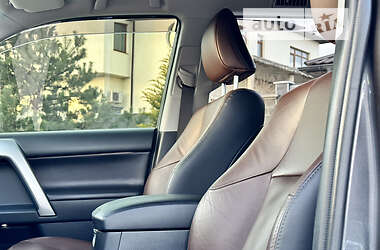 Внедорожник / Кроссовер Toyota Land Cruiser Prado 2018 в 
