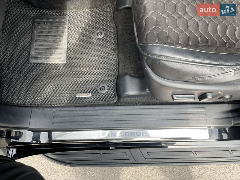 Позашляховик / Кросовер Toyota Land Cruiser Prado 2019 в Харкові фото 17 Позашляховик / Кросовер Toyota Land Cruiser Prado 2019 в Харкові