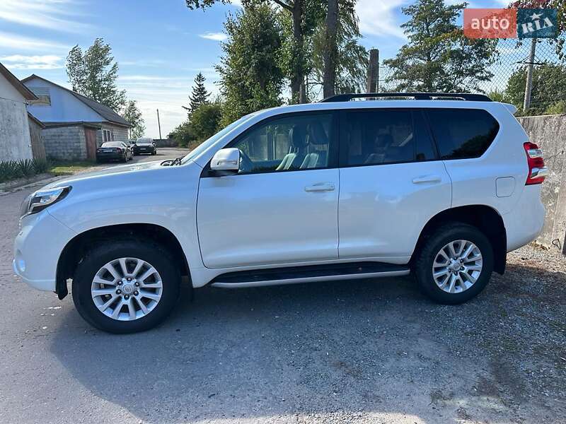 Внедорожник / Кроссовер Toyota Land Cruiser Prado 2016 в Романове