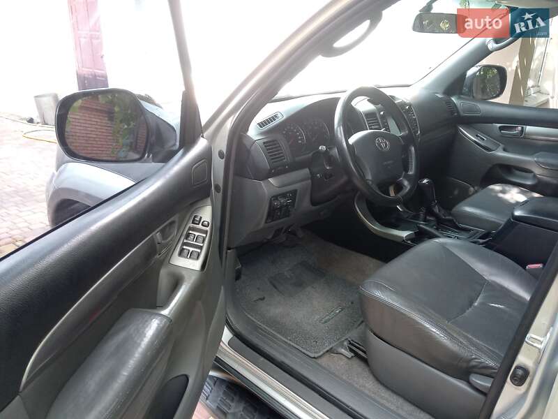 Внедорожник / Кроссовер Toyota Land Cruiser Prado 2005 в Днепре