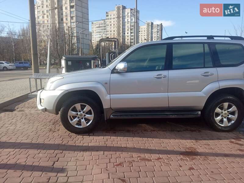 Внедорожник / Кроссовер Toyota Land Cruiser Prado 2006 в Харькове