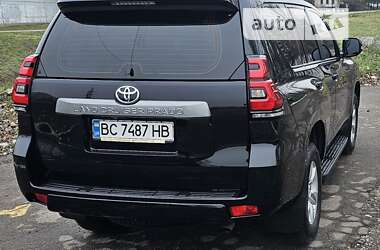 Позашляховик / Кросовер Toyota Land Cruiser Prado 2017 в Києві