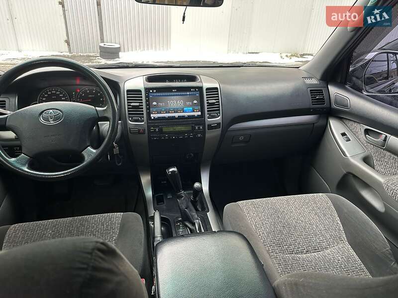 Внедорожник / Кроссовер Toyota Land Cruiser Prado 2005 в Киеве