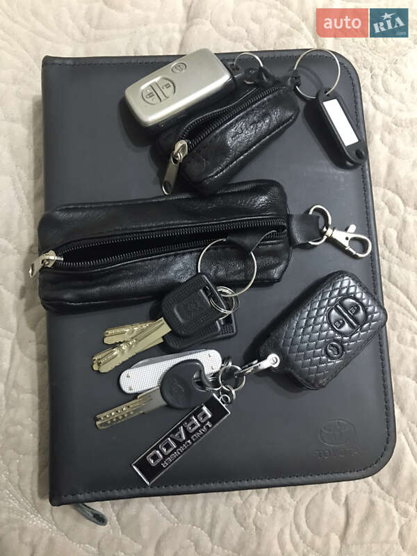 Позашляховик / Кросовер Toyota Land Cruiser Prado 2010 в Ужгороді