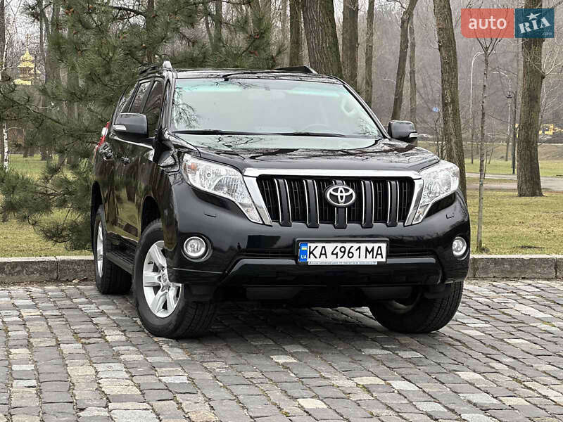 Внедорожник / Кроссовер Toyota Land Cruiser Prado 2016 в Сваляве