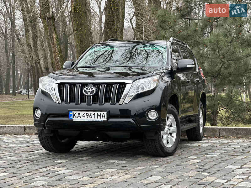Внедорожник / Кроссовер Toyota Land Cruiser Prado 2016 в Сваляве