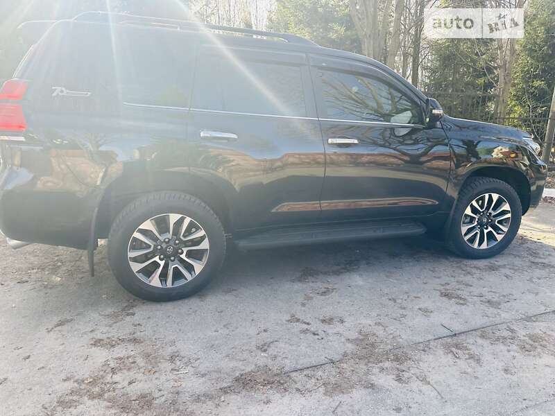 Позашляховик / Кросовер Toyota Land Cruiser Prado 2022 в Ірпені