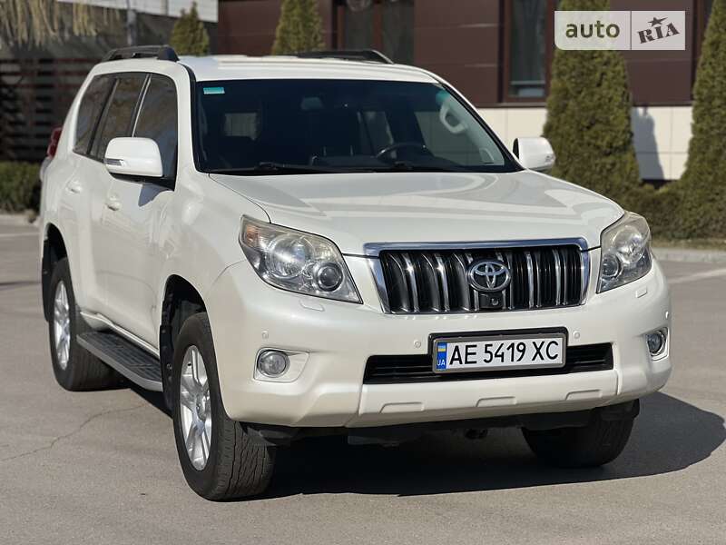 Внедорожник / Кроссовер Toyota Land Cruiser Prado 2010 в Днепре