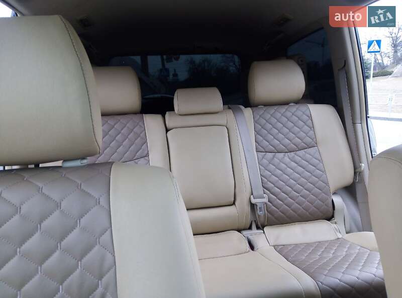 Позашляховик / Кросовер Toyota Land Cruiser Prado 2005 в Чернігові