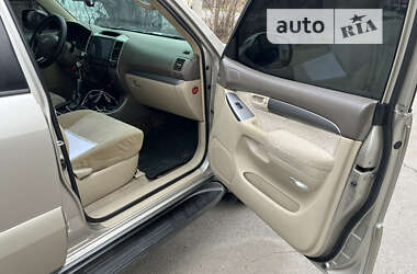 Внедорожник / Кроссовер Toyota Land Cruiser Prado 2004 в 