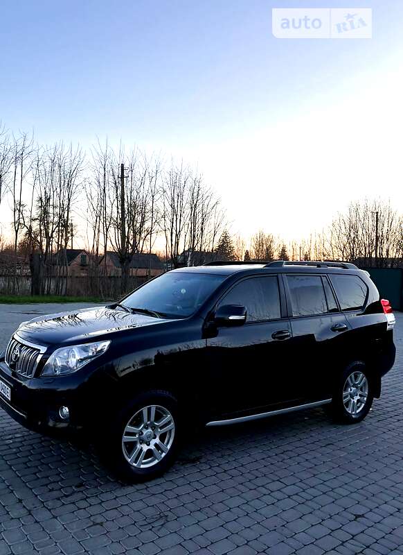 Внедорожник / Кроссовер Toyota Land Cruiser Prado 2013 в Ильинцах