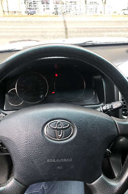 Позашляховик / Кросовер Toyota Land Cruiser Prado 2005 в Харкові