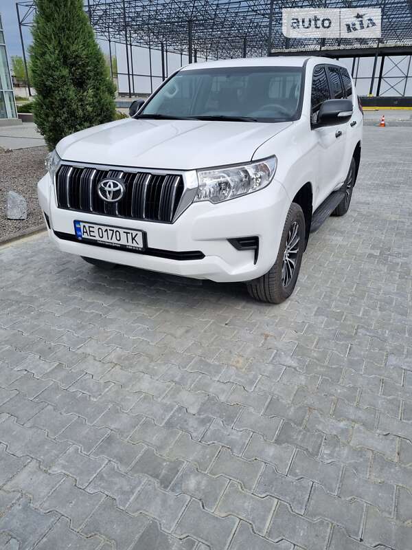 Позашляховик / Кросовер Toyota Land Cruiser Prado 2021 в Дніпрі