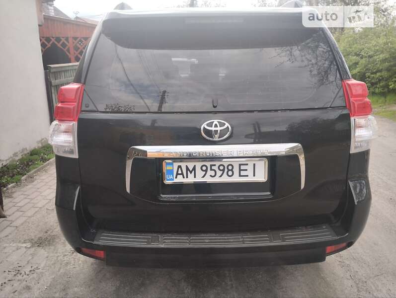 Внедорожник / Кроссовер Toyota Land Cruiser Prado 2012 в Малине