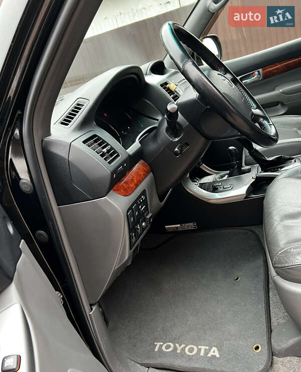 Внедорожник / Кроссовер Toyota Land Cruiser Prado 2006 в Богуславе