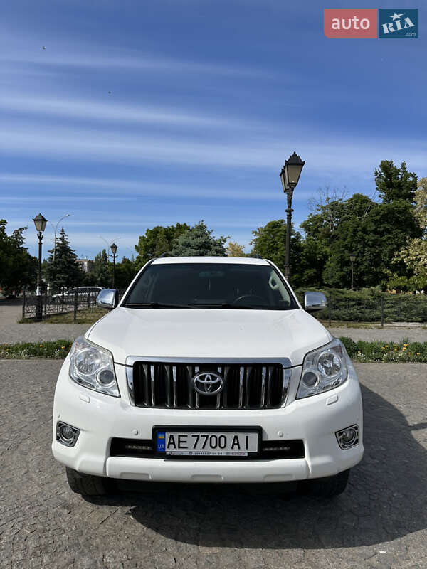 Внедорожник / Кроссовер Toyota Land Cruiser Prado 2011 в Днепре