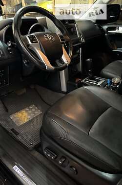 Внедорожник / Кроссовер Toyota Land Cruiser Prado 2012 в Килии