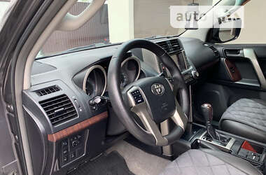 Внедорожник / Кроссовер Toyota Land Cruiser Prado 2013 в Надворной