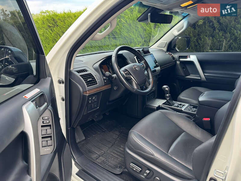 Внедорожник / Кроссовер Toyota Land Cruiser Prado 2022 в Днепре