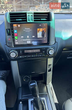 Внедорожник / Кроссовер Toyota Land Cruiser Prado 2010 в 