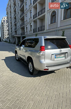 Внедорожник / Кроссовер Toyota Land Cruiser Prado 2010 в 