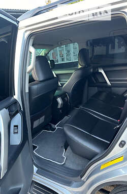 Внедорожник / Кроссовер Toyota Land Cruiser Prado 2010 в 