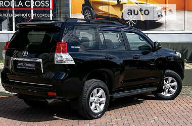 Позашляховик / Кросовер Toyota Land Cruiser Prado 2011 в Чернівцях