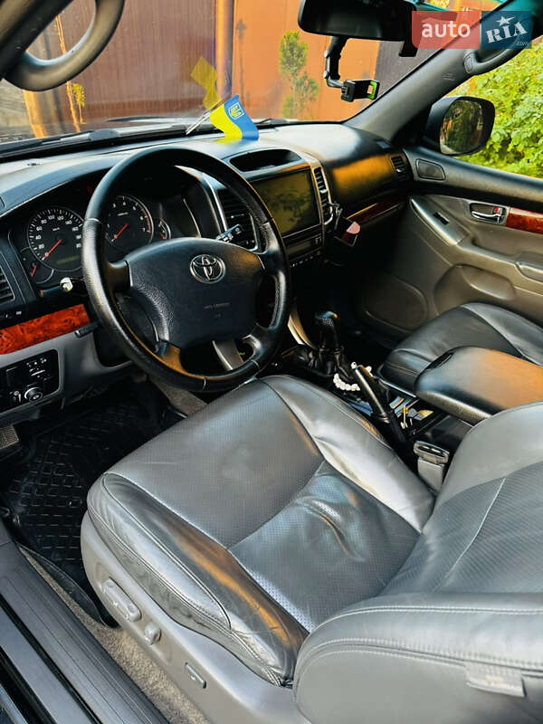 Внедорожник / Кроссовер Toyota Land Cruiser Prado 2005 в Ахтырке