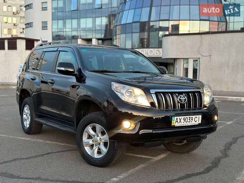 Позашляховик / Кросовер Toyota Land Cruiser Prado 2011 в Києві