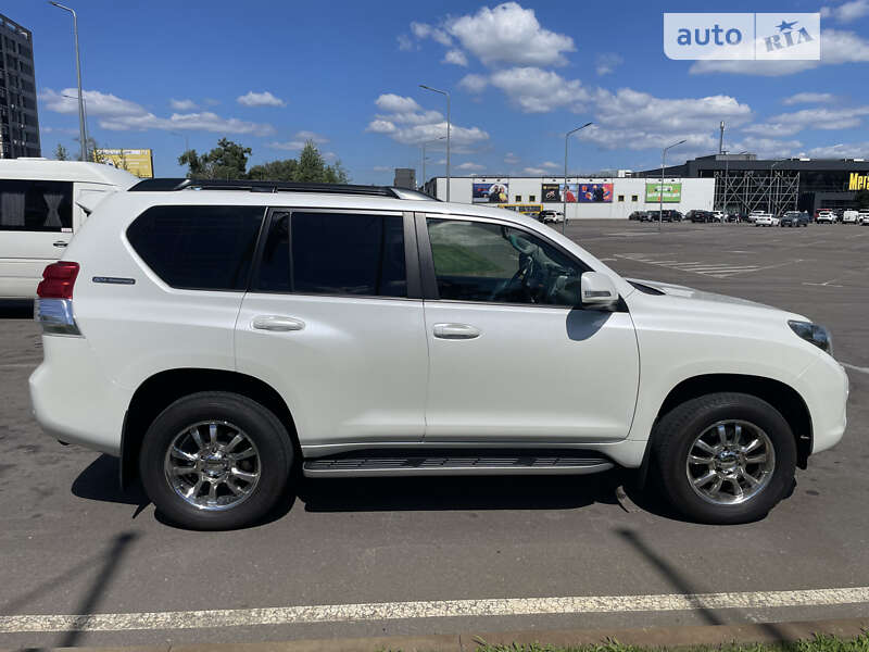 Внедорожник / Кроссовер Toyota Land Cruiser Prado 2012 в Киеве