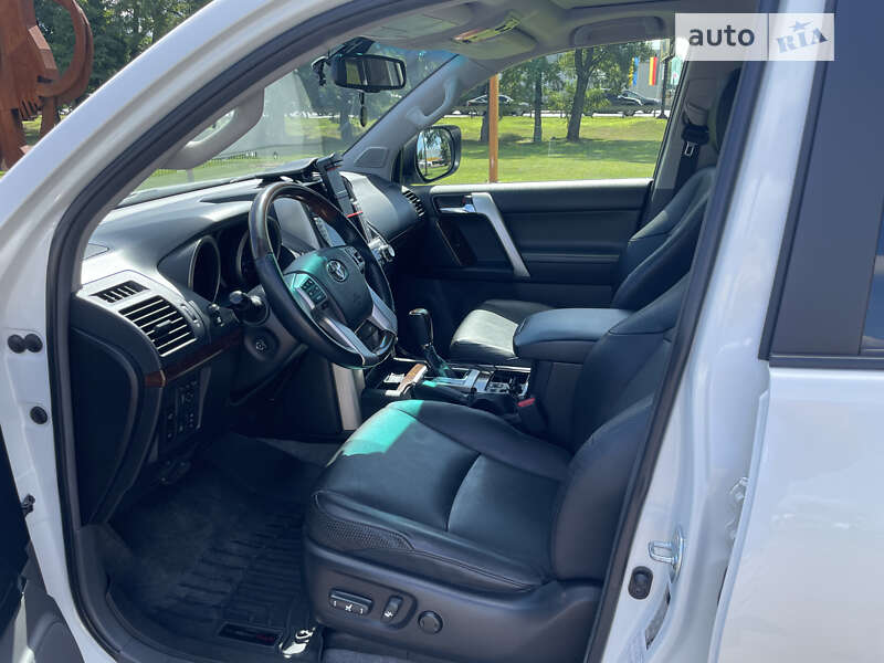 Внедорожник / Кроссовер Toyota Land Cruiser Prado 2012 в Киеве