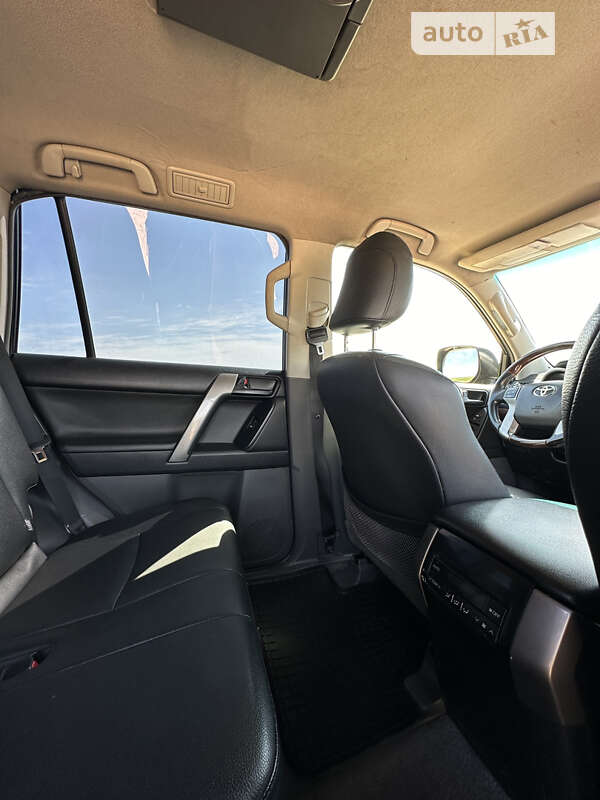 Внедорожник / Кроссовер Toyota Land Cruiser Prado 2010 в Одессе