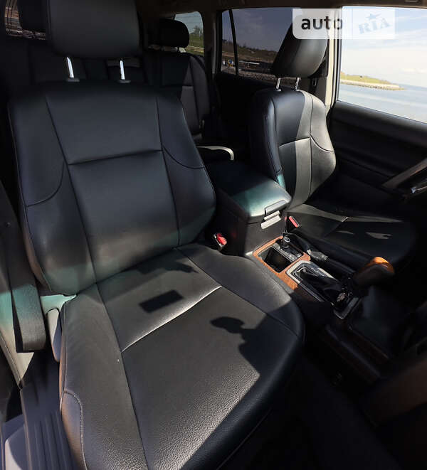 Внедорожник / Кроссовер Toyota Land Cruiser Prado 2010 в Одессе