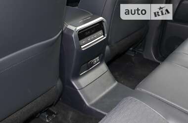 Внедорожник / Кроссовер Toyota Land Cruiser Prado 2024 в 