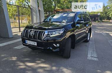 Внедорожник / Кроссовер Toyota Land Cruiser Prado 2019 в Александрие