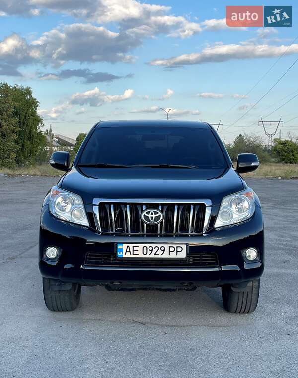 Внедорожник / Кроссовер Toyota Land Cruiser Prado 2010 в Днепре