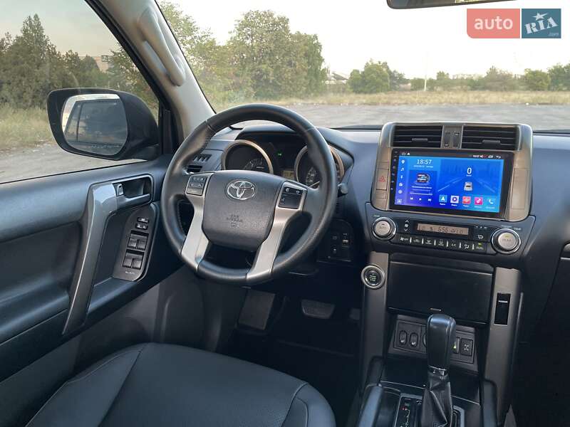 Внедорожник / Кроссовер Toyota Land Cruiser Prado 2010 в Днепре