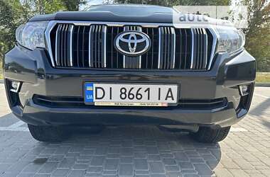 Позашляховик / Кросовер Toyota Land Cruiser Prado 2017 в 